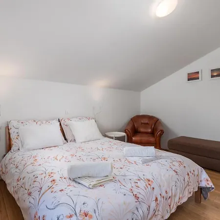 Blue Horizon アパート オパティヤ